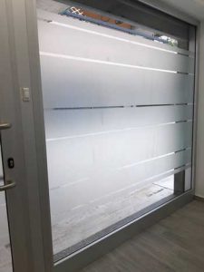 Adesivi per vetri